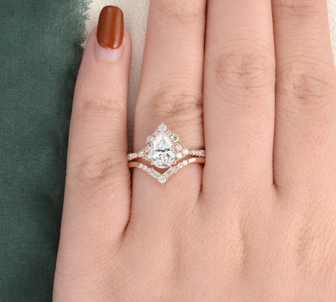 1.50 CT Pear Cut Cluster Art Deco Moissanite Bridal Ring Set 2