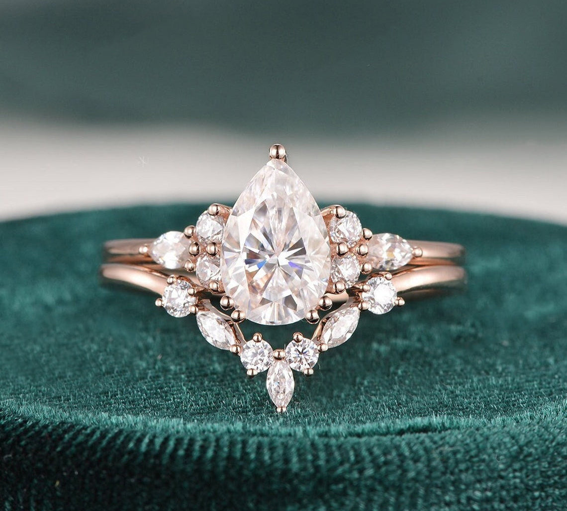 1.50 CT Pear Cut Cluster Moissanite Bridal Ring Set 5