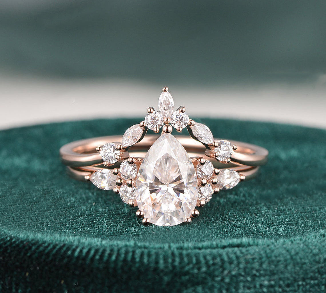 1.50 CT Pear Cut Cluster Moissanite Bridal Ring Set 1