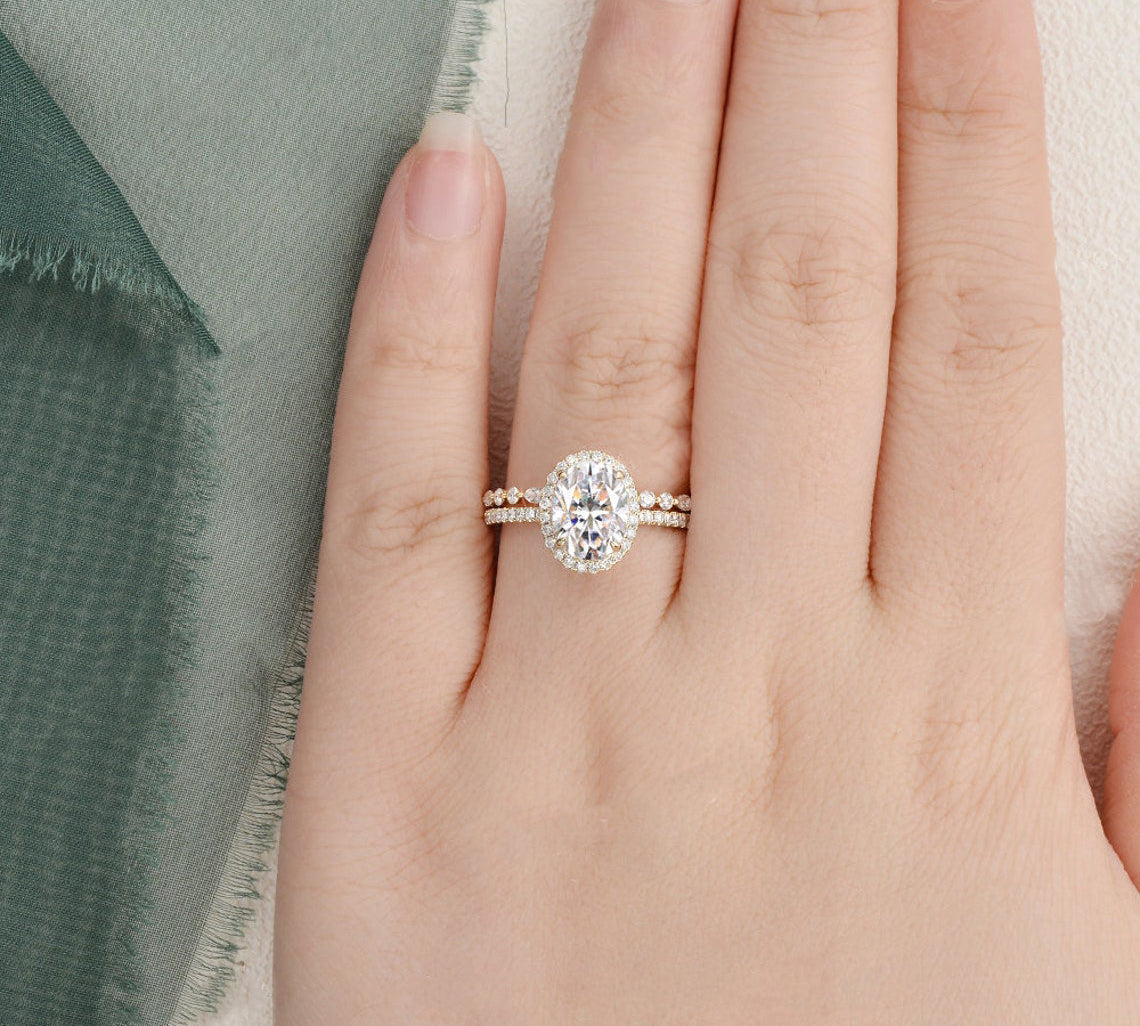 2.0 CT Oval Cut Halo Moissanite Bridal Ring Set 2
