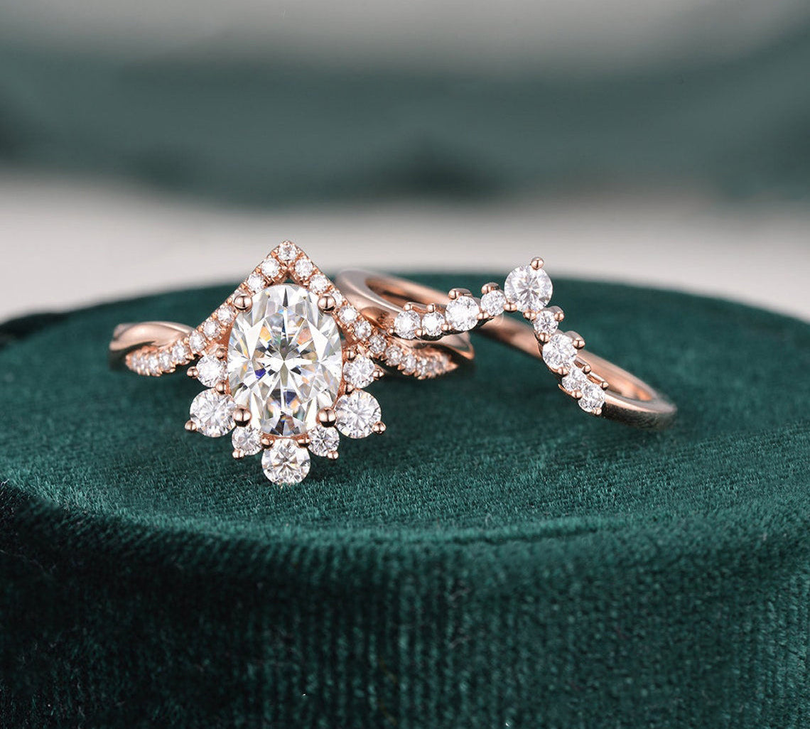 1.50 CT Oval Cut Cluster Moissanite Bridal Ring Set 3