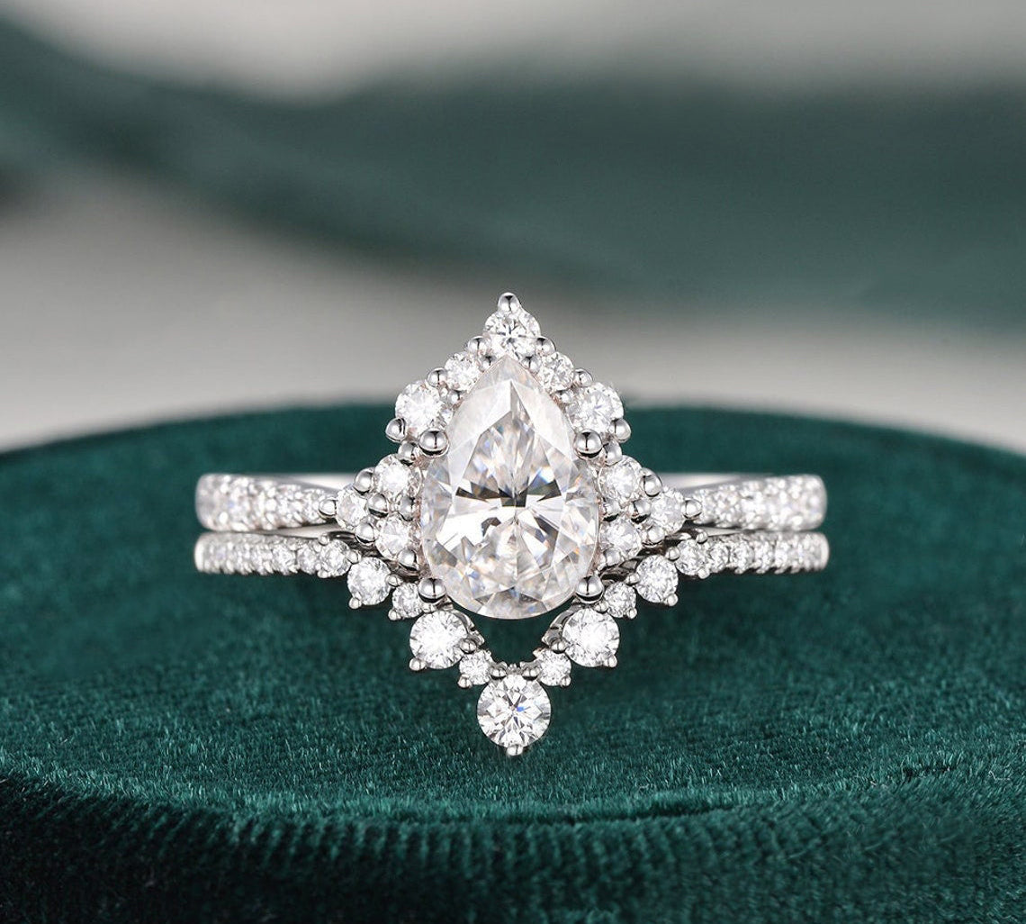 1.50 CT Pear Cut Cluster Moissanite Bridal Ring Set 1