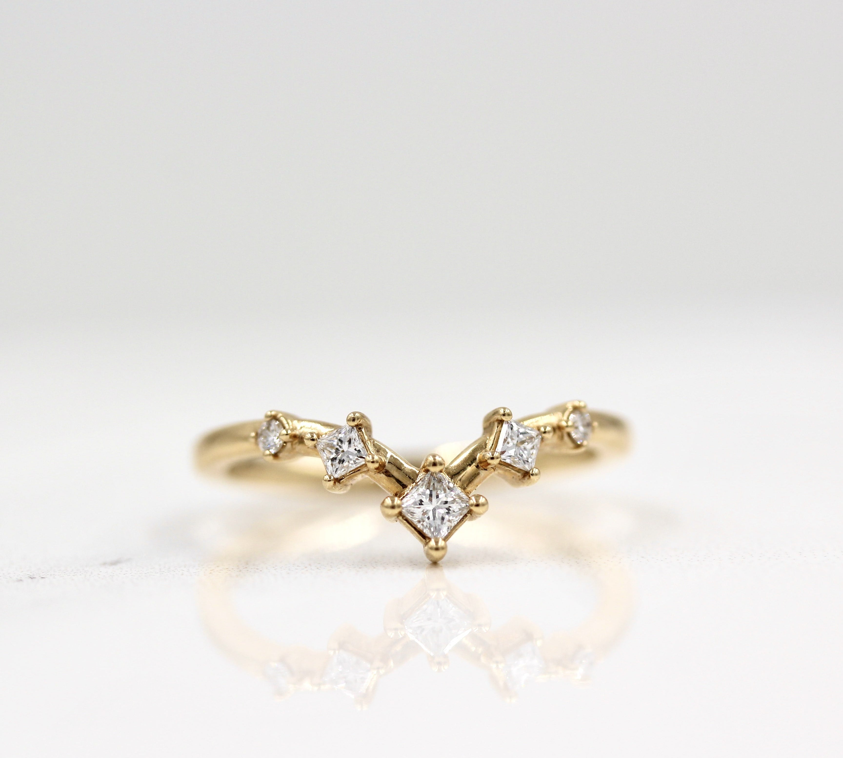 0.22 TCW Princess & Round Cut Curved Moissanite Wedding Band 1