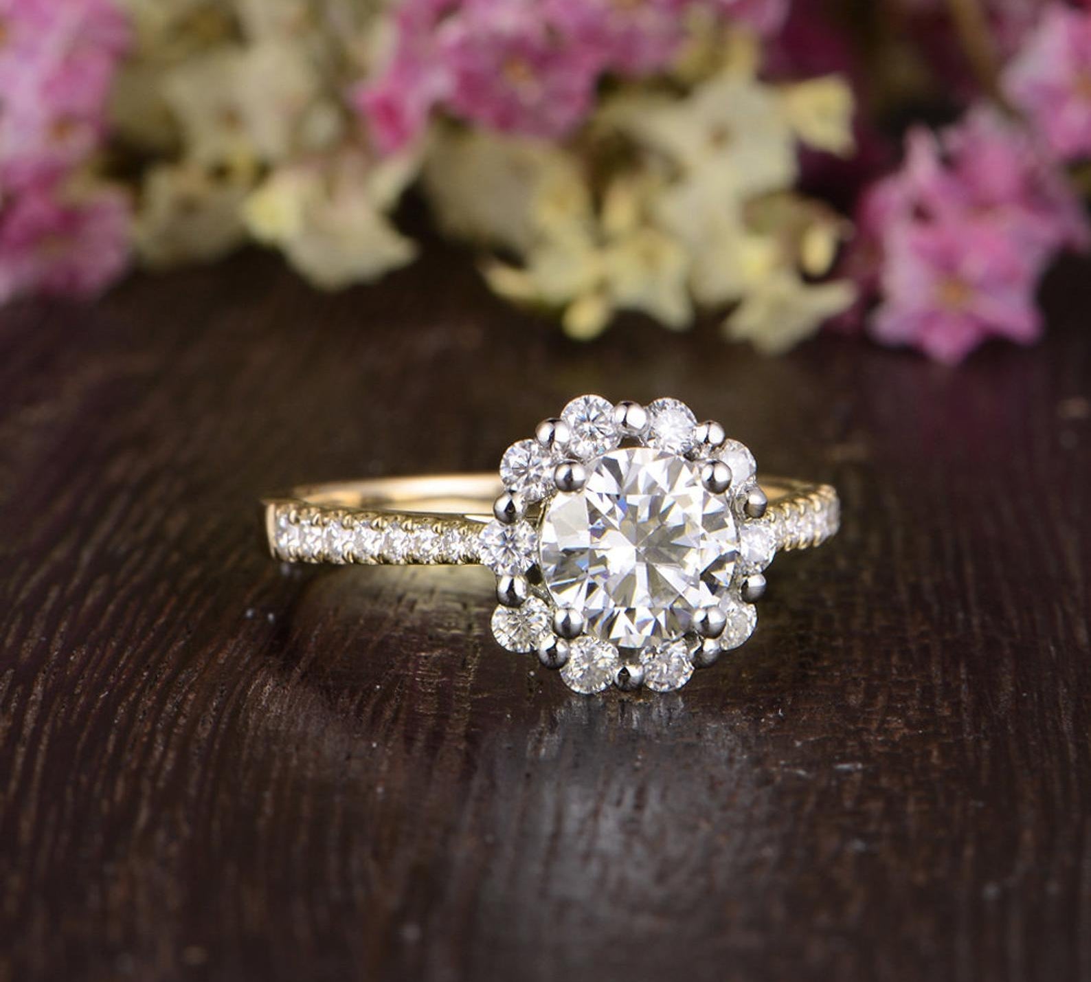 1.35 CT Round Cut Halo Moissanite Engagement Ring 3