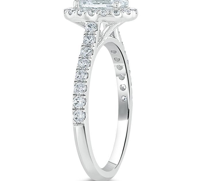 0.94 CT Oval Cut Halo Moissanite Engagement Ring With Pave Setting 3