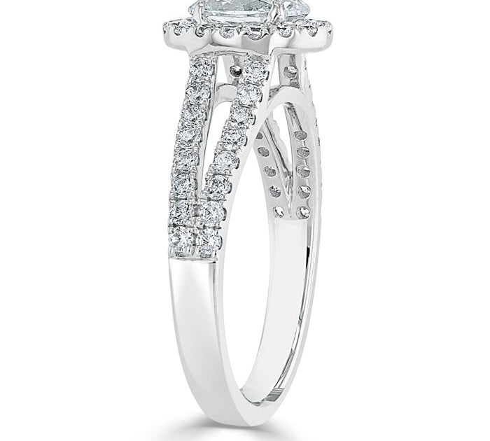 0.94 CT  Oval Cut Halo Split Shank Setting Moissanite Engagement Ring 3