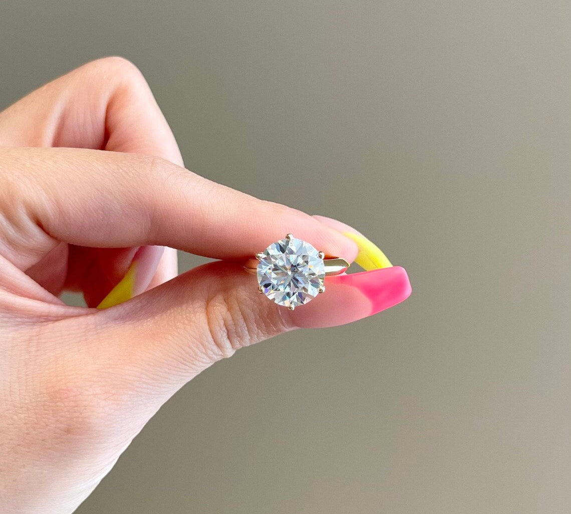 5.0 CT Round Shaped Moissanite Solitaire Engagement Ring 1