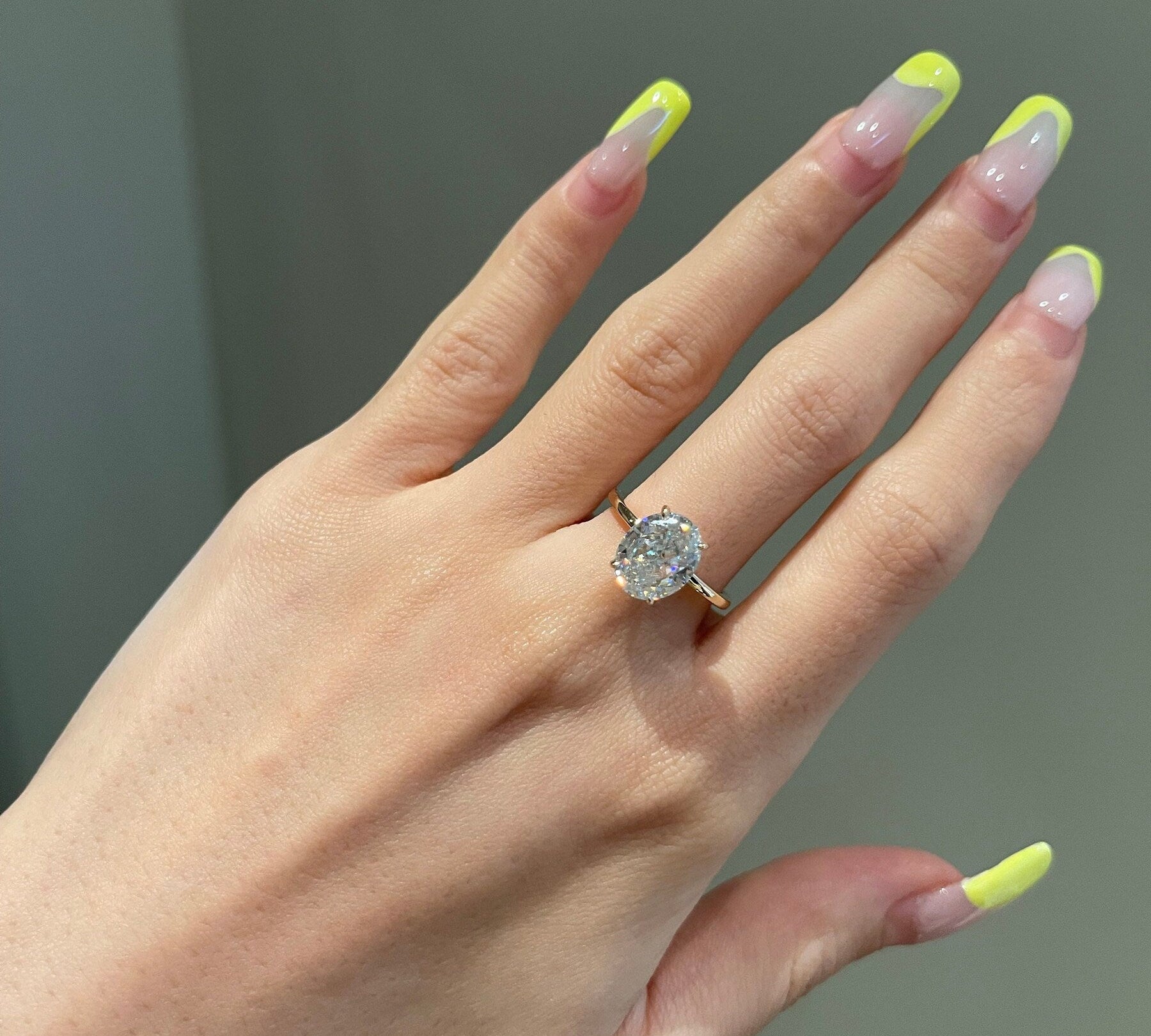 3.0 CT Oval Shaped Moissanite Solitaire Engagement Ring 2