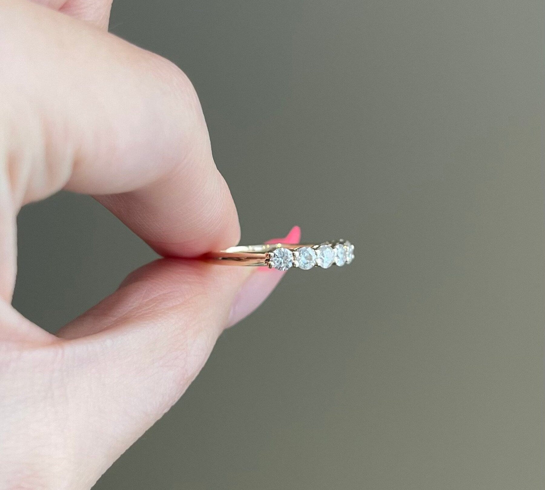 0.70 TCW Round Shaped Moissanite Seven Stones Wedding Band 3