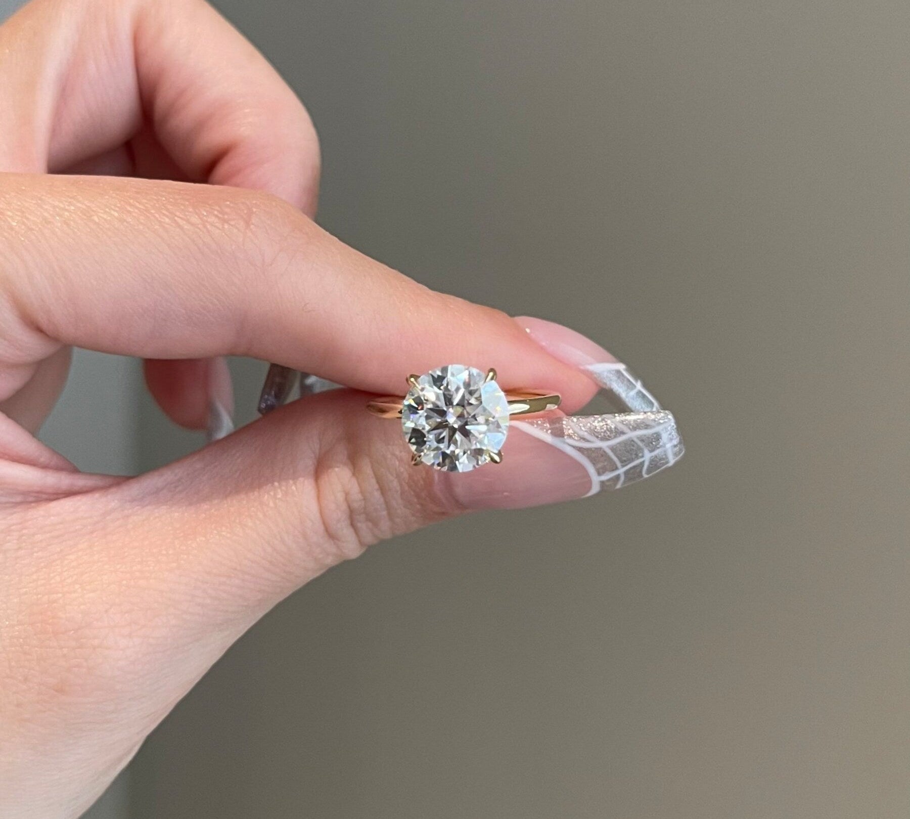 3.50 CT Round Shaped Moissanite Solitaire Engagement Ring 1