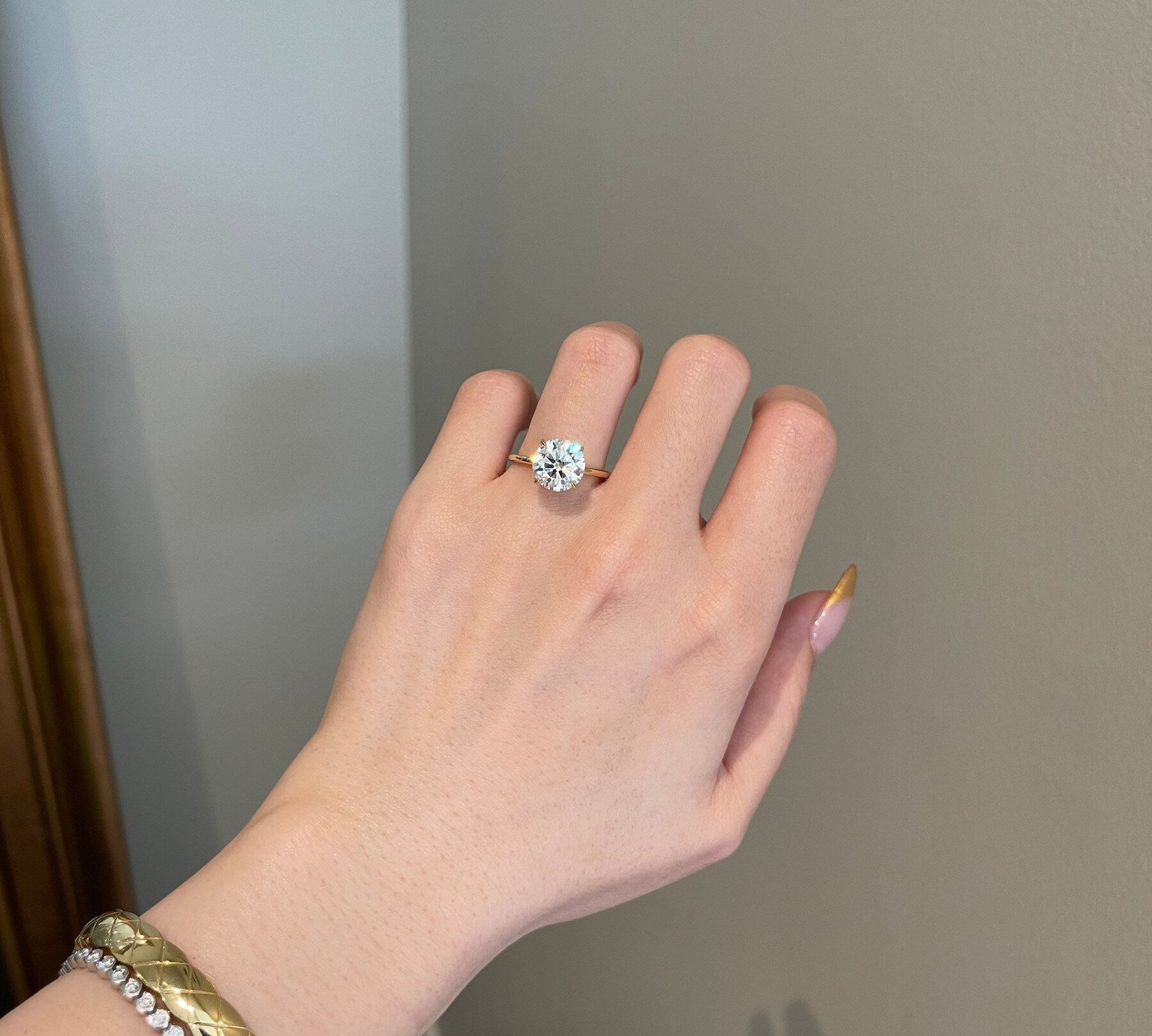 3.0 CT Round Shaped Moissanite Solitaire Engagement Ring 3