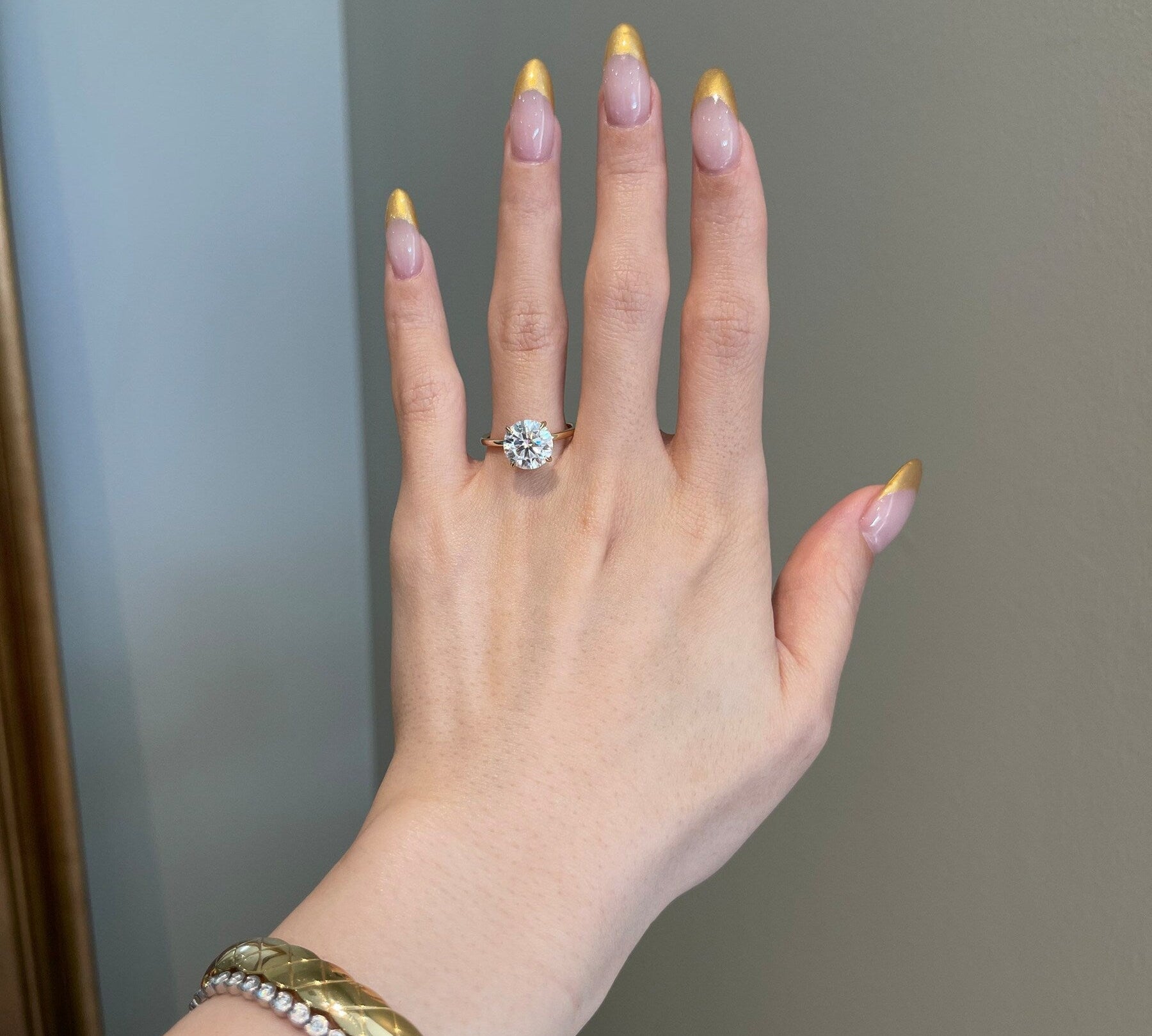 3.0 CT Round Shaped Moissanite Solitaire Engagement Ring 2