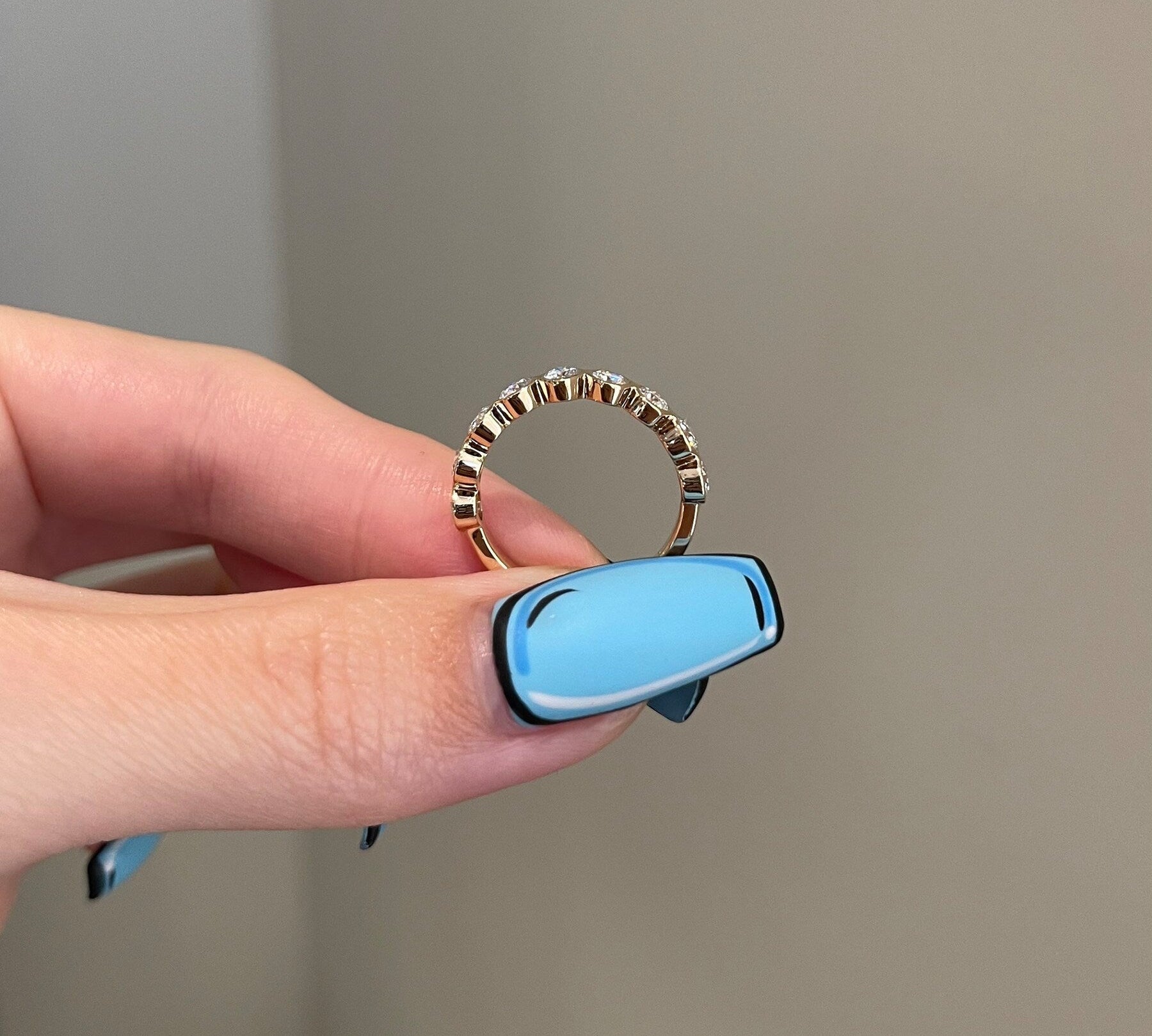 0.90 TCW Round Shaped Moissanite Bezel Half Eternity Wedding Band 3