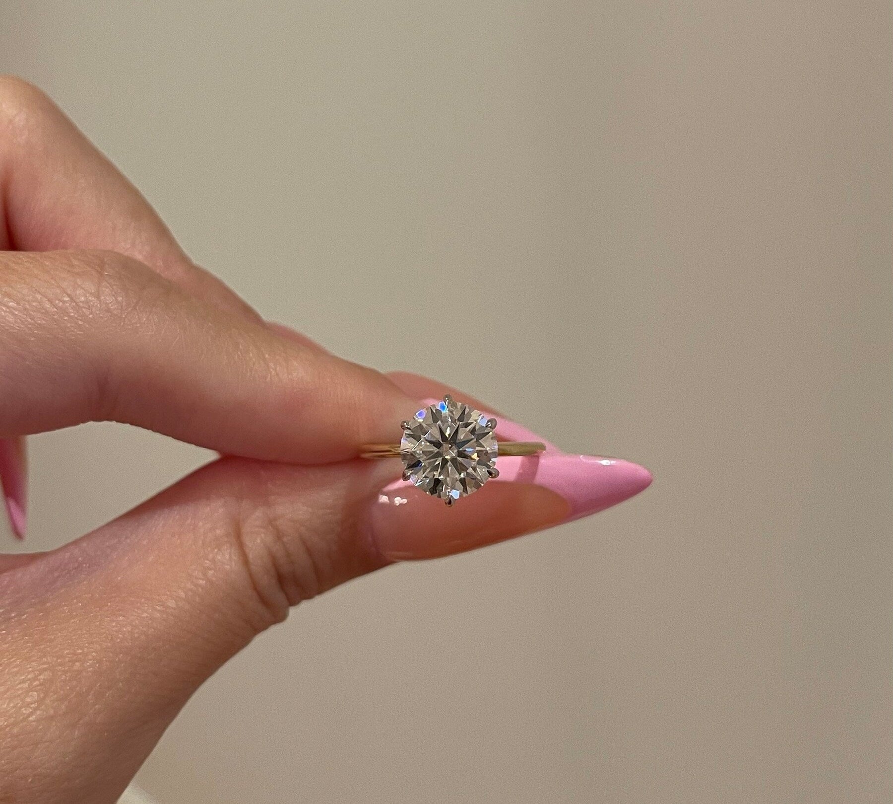 2.50 CT Round Shaped Moissanite Solitaire Engagement Ring 1