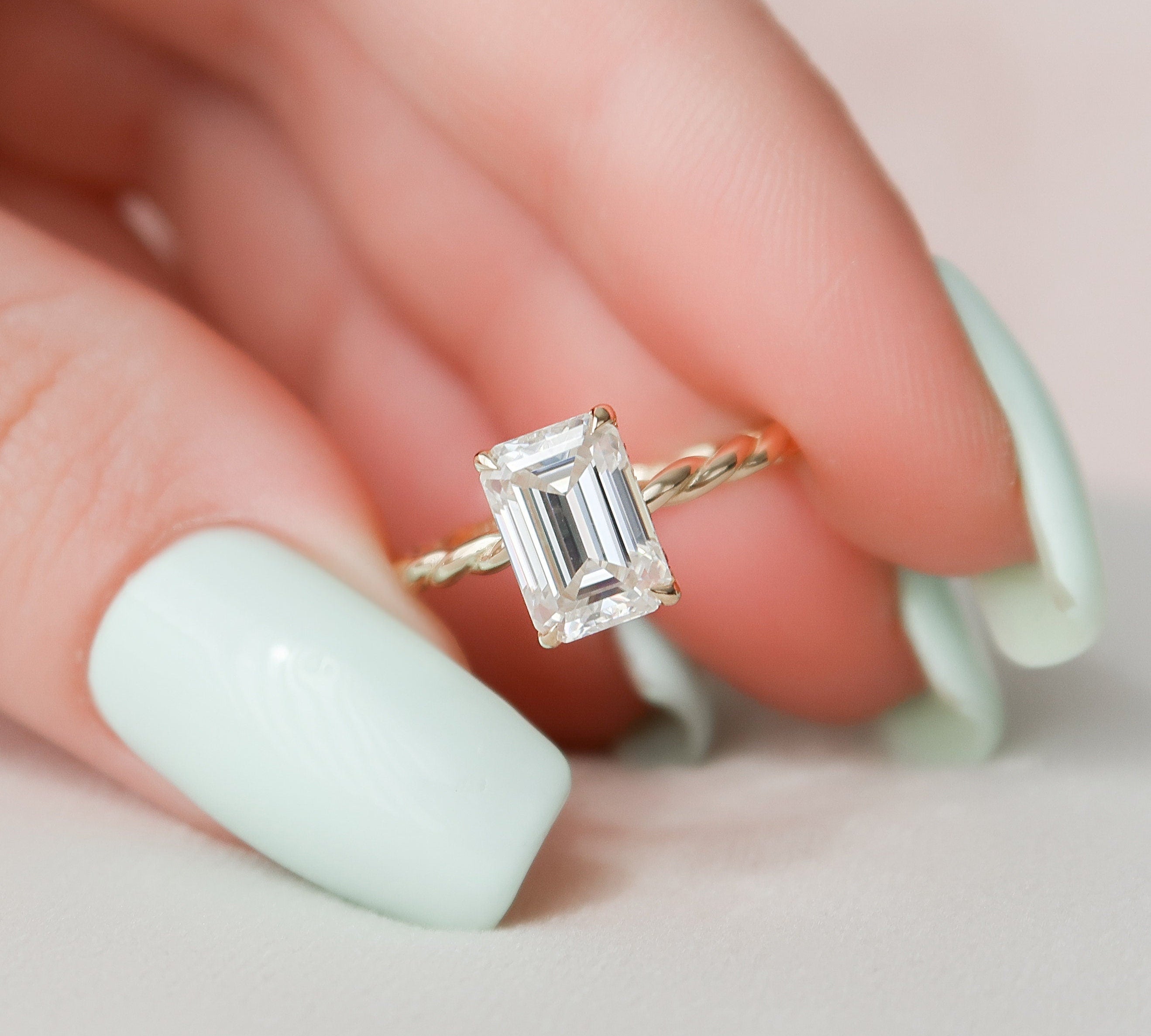 2.0 CT Emerald Twisted Band & Solitaire Moissanite Engagement Ring 1