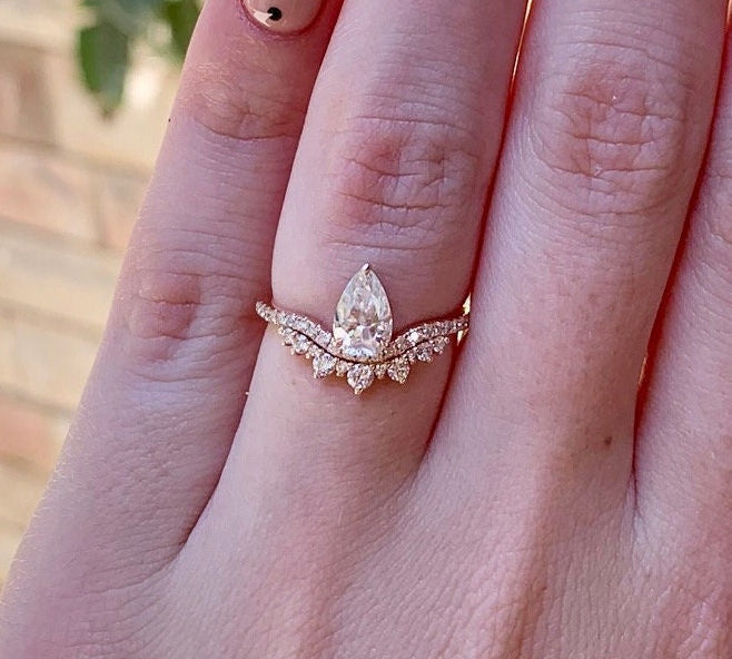 0.95 CT Pear Cut Art Deco Style Moissanite Engagement Ring 2