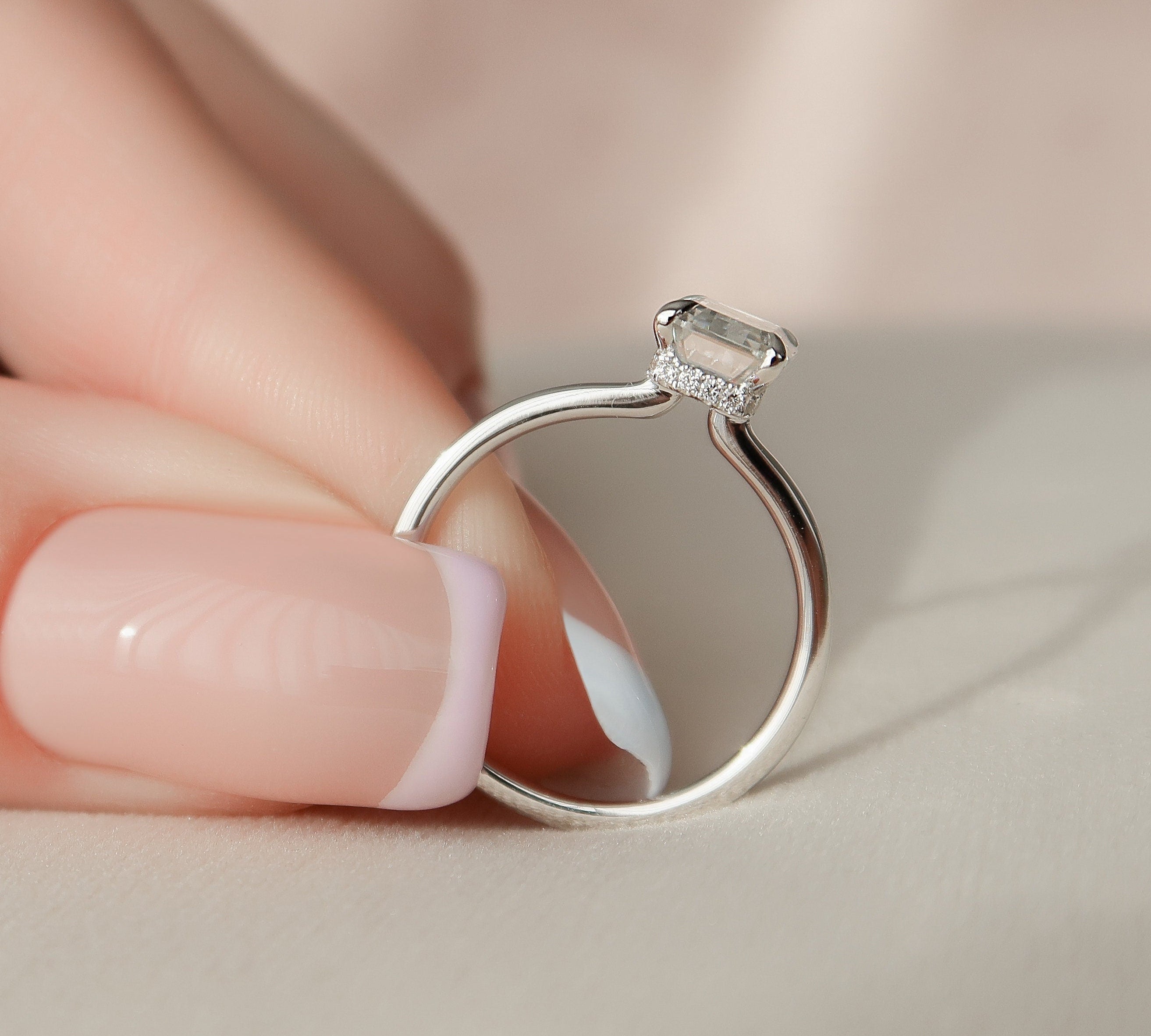 1.50 CT Emerald Solitaire Moissanite Engagement Ring 3