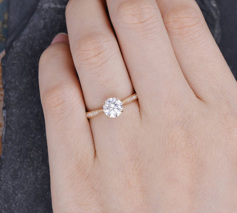 1.0 CT Round Cut Solitaire Moissanite Engagement Ring 2