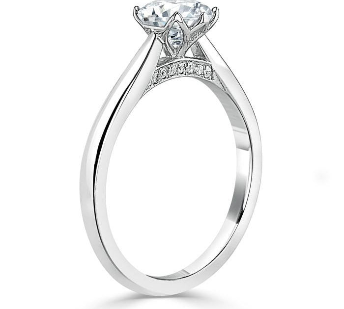 0.75 CT Round Cut Solitaire Moissanite Engagement Ring 3